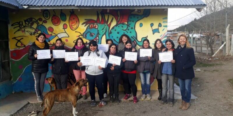 mujeres-briquetas-patagonias-entrega-certificados-1024×779